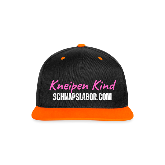 Kneipen Kind - Kontrast Snapback Cap - Schwarz/Neonorange