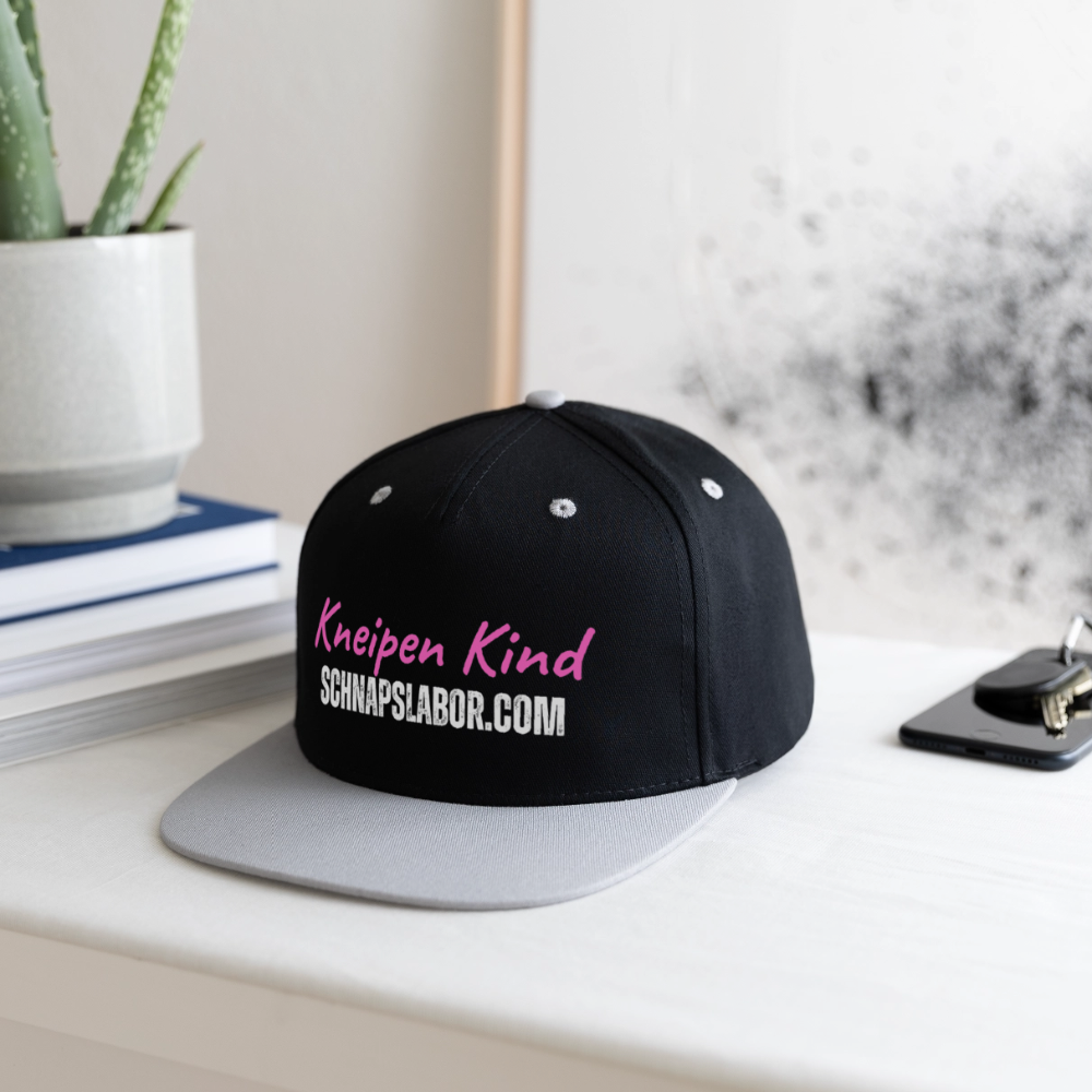Kneipen Kind - Kontrast Snapback Cap - Schwarz/Grau