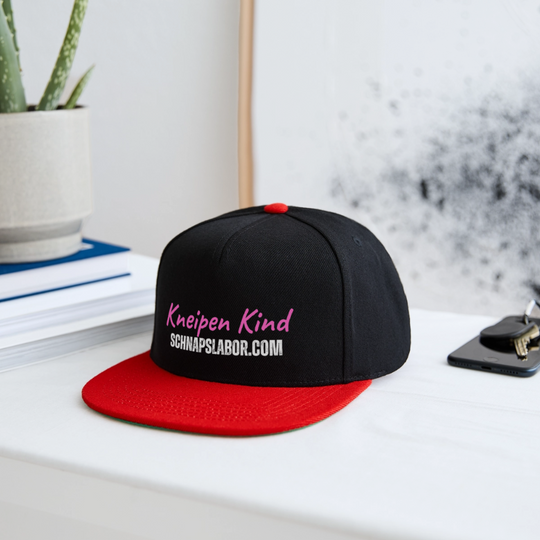 Kneipen Kind - Snapback Cap - Schwarz/Rot